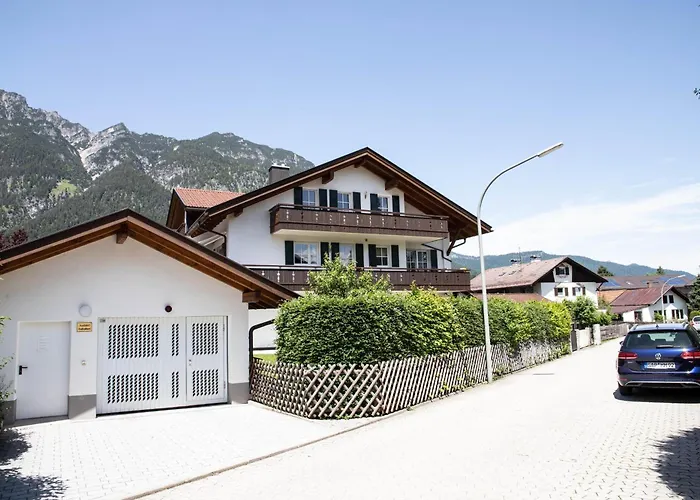 Alpenblick Apartment *